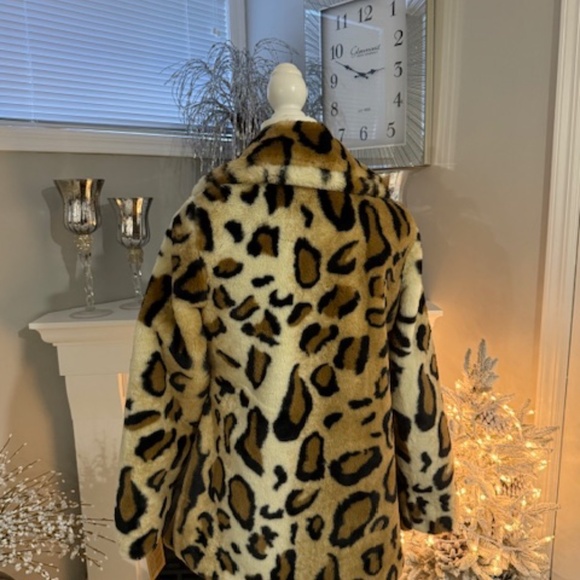 Steve Madden Faux Fur Leopard Coat - Picture 2 of 5